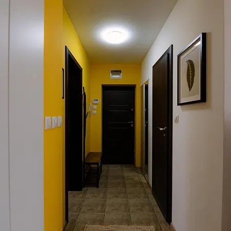 Ndk - Urbanlux Altus 2Bdr Penthouse Free Parking * София